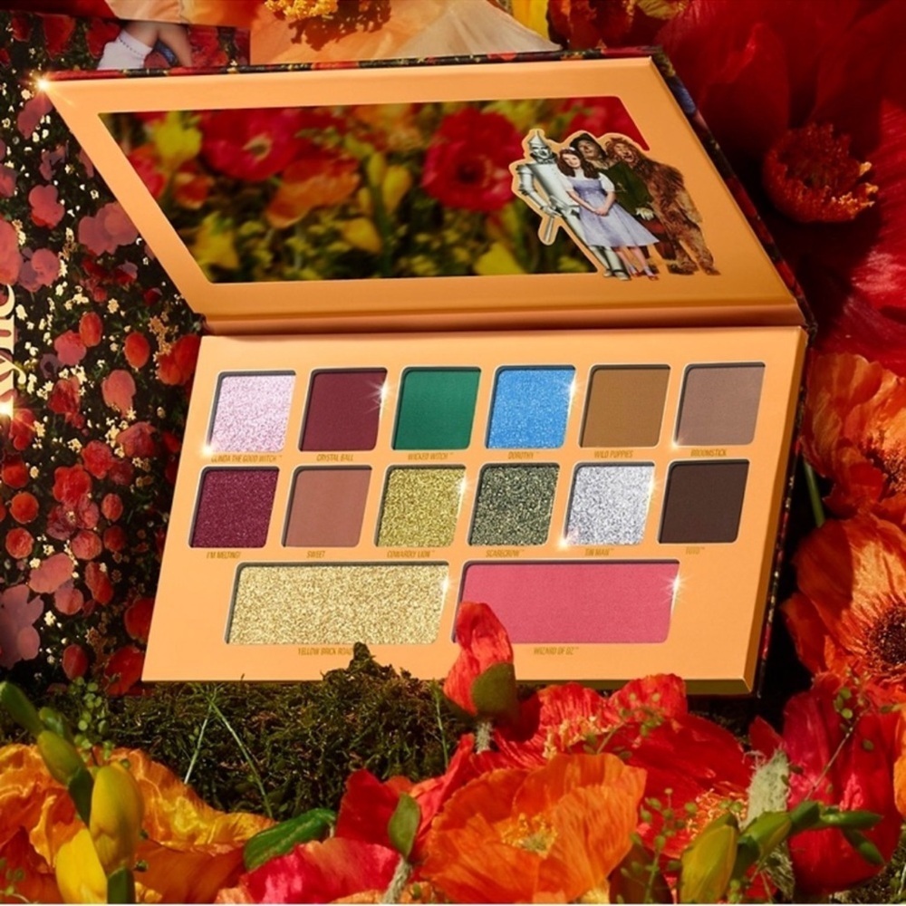 HP 11/18 💥❤️🫶✨Kylie Wizard of Oz Eyeshadow Palette